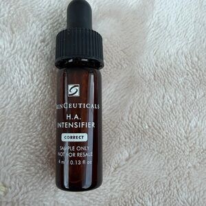 SkinCeuticals H.A. Intensifier in Deep Brown